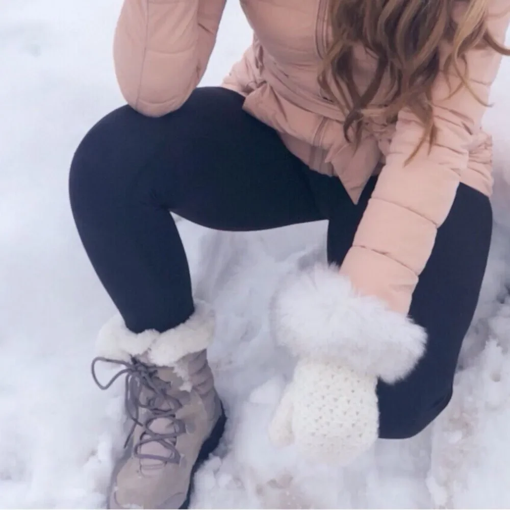 Kamik Waterproof Winter Boots Faux Fur Lined Snow Boots Beige Size 7